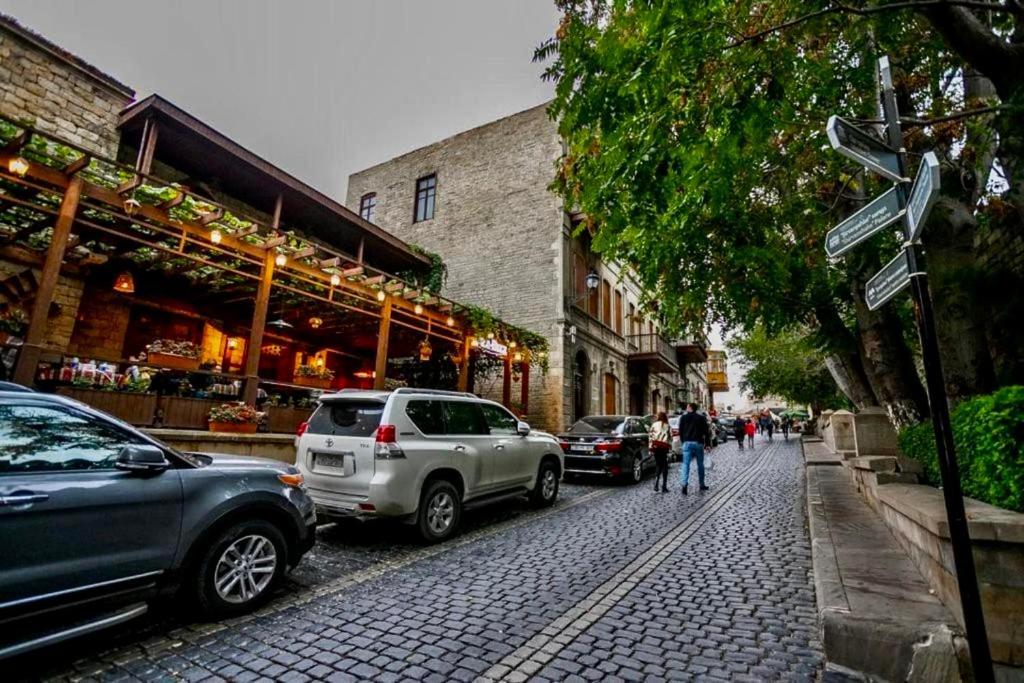 Luxury Old City Apartment Баку Екстериор снимка